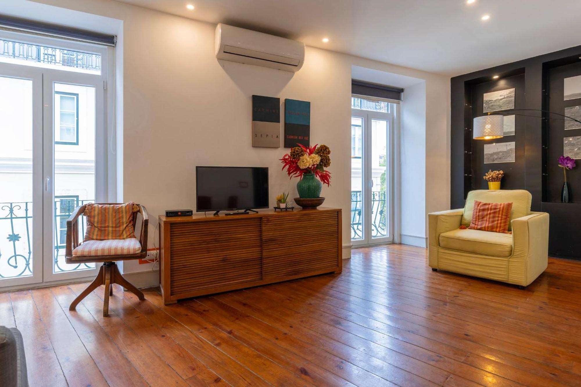 Chiado Center 1Bdr Flat By Lovelystay Lisbon Luaran gambar