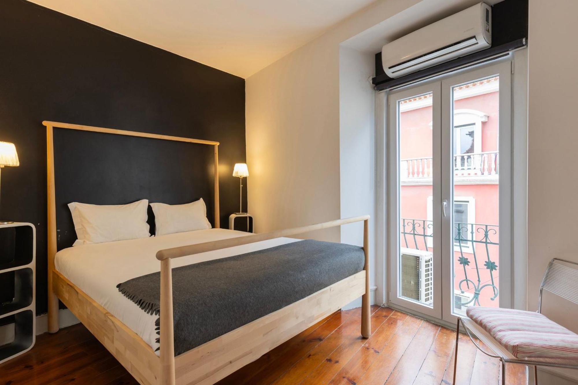 Chiado Center 1Bdr Flat By Lovelystay Lisbon Luaran gambar